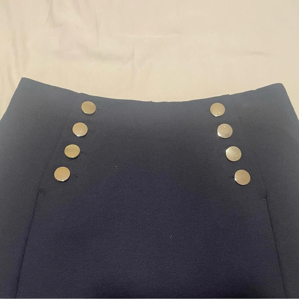 H&M navy blue skirt with buttons size 10 NWOT - Picture 2 of 6